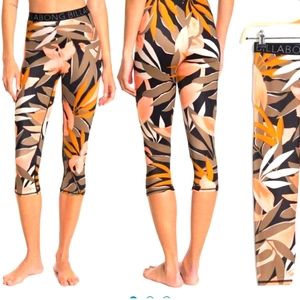 Billabong  Motion Capri fitness pants! M